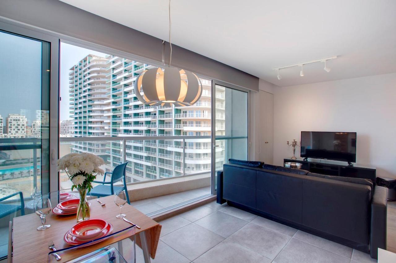 Modern Seaview Apartment In A Prime Location Sliema Exterior photo